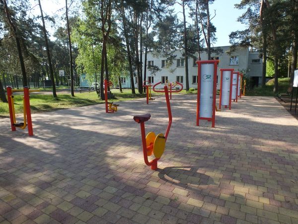 Siłownia zewnętrzna na terenie Ośrodka Sportu i Rekreacji w Wągrowcu